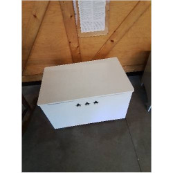 COFFRE BOIS BLANC AUX ÉTOILE 