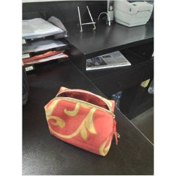 TROUSSE ROUGE ET OR