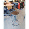 TABOURET D’ATELIER A VIS PIÈTEMENT MÉTAL NOIR ASSISE ET DOSSIER BOIS 