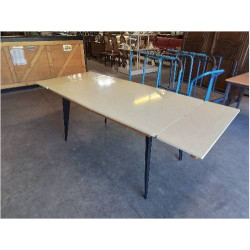 TABLE RECTANGULAIRE FORMICA...