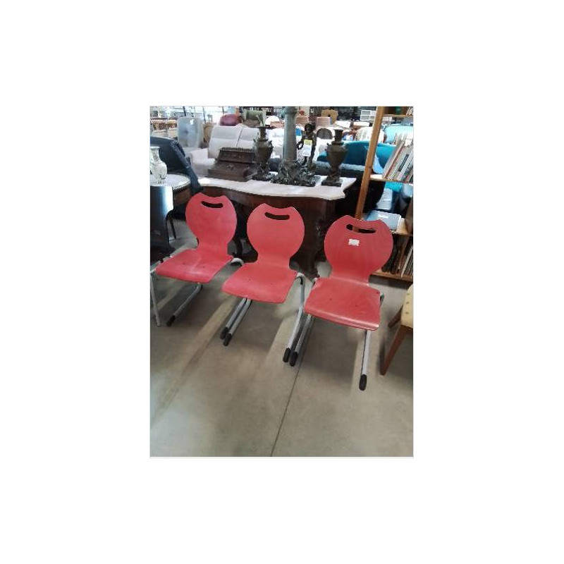 CHAISE D’ACCEUIL PIÈTEMENT MÉTAL GRIS ASSISE BOIS ROUGE 
