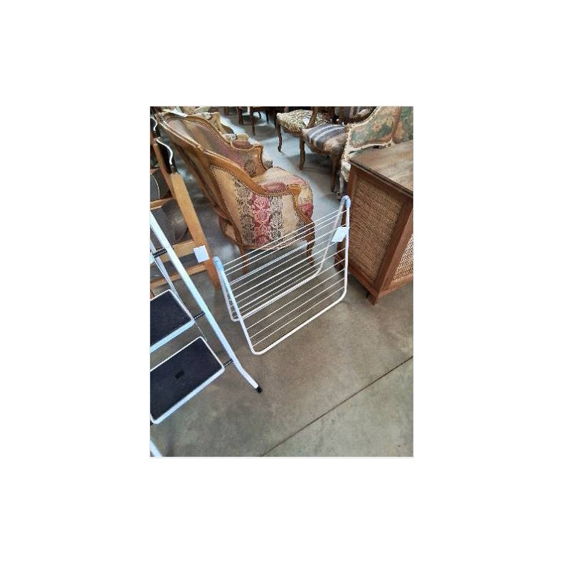 SECHE SERVIETTES PLIANT METAL BLANC