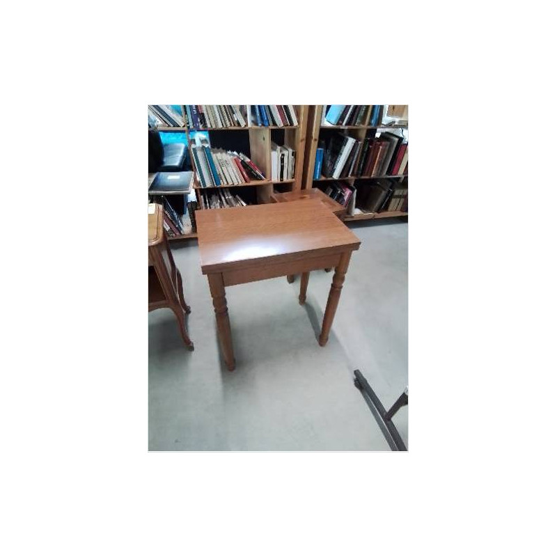 TABLE RECTANGULAIRE PORTE-FEUILLE BOIS CLAIR PIEDS TOURNÉS 