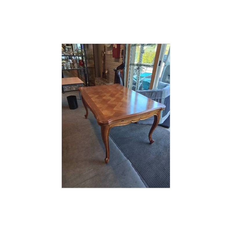 TABLE RECTANGULAIRE A RALLONGES BOIS CLAIR CHANTOURNÉ STYLE RÉGENCE 
