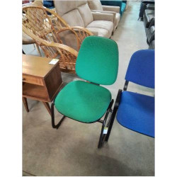 CHAISE D’ACCUEIL PIÈTEMENT...