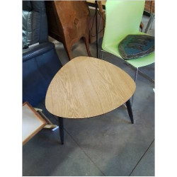 TABLE BASSE TRIANGULAIRE...