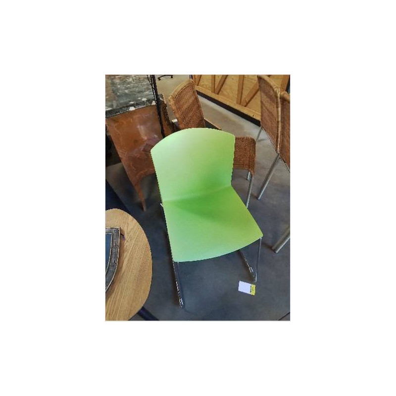 CHAISE PIÈTEMENT MÉTAL CHROME ASSISE RÉSINE VERT