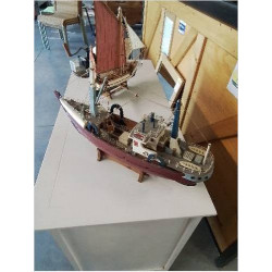 MAQUETTE BATEAU DE PÊCHE 