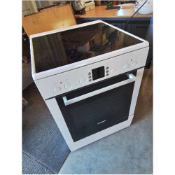 CUISINIÈRE ÉLECTRIQUE...
