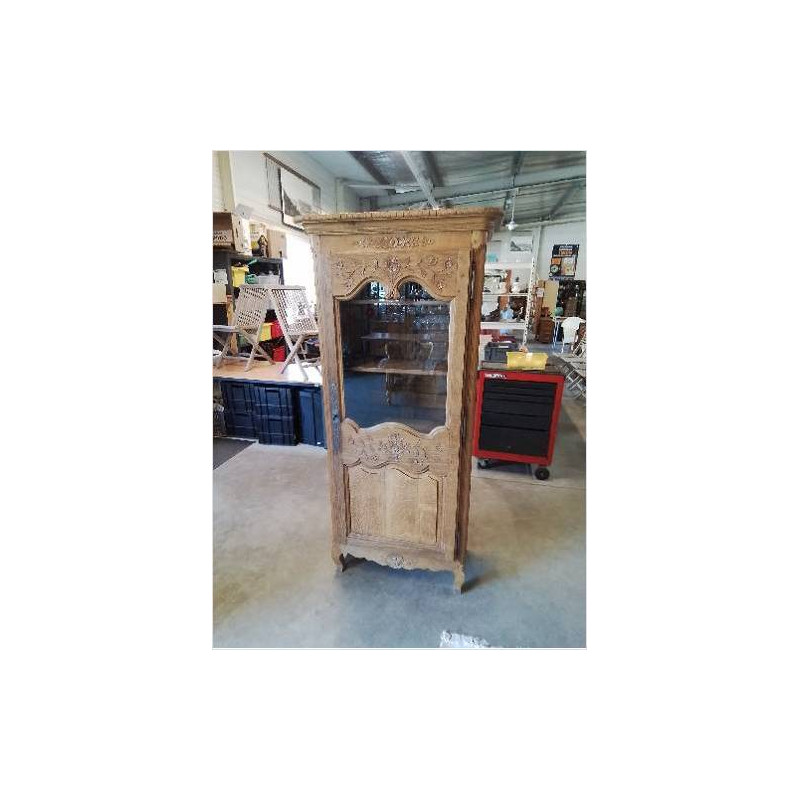 BONNETIÈRE VITRÉE CHENE SCULPTÉ AU PANIER 