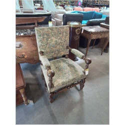 FAUTEUIL STYLE LOUIS XIII...