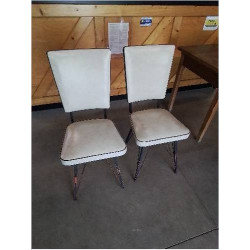 PAIRE DE CHAISES PIÈTEMENT...