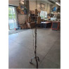 LAMPADAIRE FER FORGÉ TRIPODE STYLE GOTHIQUE EN L\'ÉTAT 