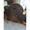 PLAQUE DE CHEMINÉE FONTE DÉCOR AU FORGERON ET AUX ANGELOTS 60X59CM 