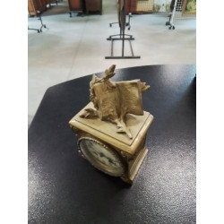 PENDULE DE CHEMINÉE RÉGULE DORÉ EN L\'ÉTAT 