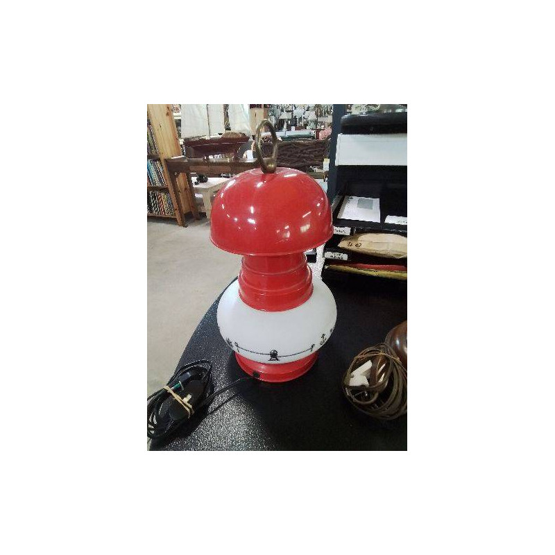 LAMPE MÉTAL ROUGE ET VERRE BLANC DÉCOR MARIN ANNÉES 70