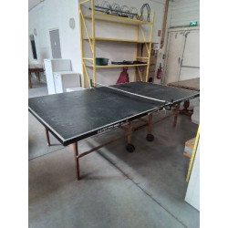 TABLE DE PING-PONG...