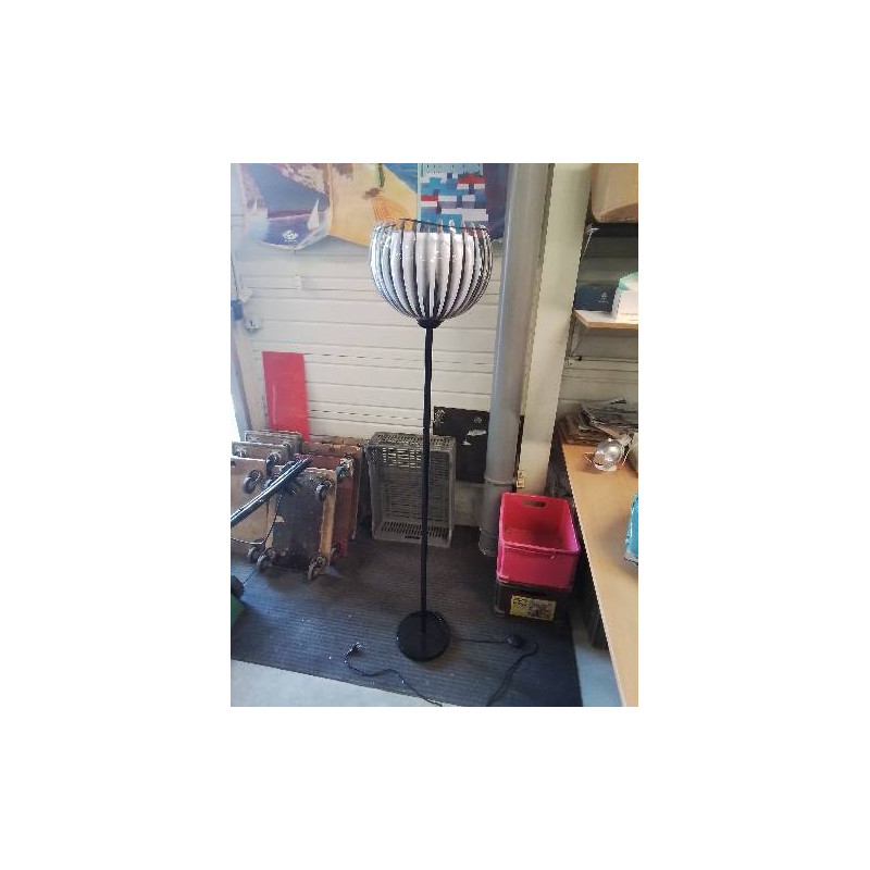 LAMPADAIRE MÉTAL NOIR ET PLEXIGLAS 