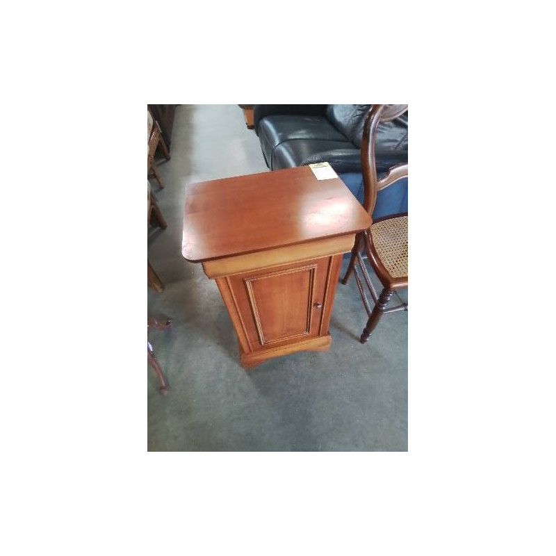 CHEVET BOIS CLAIR MOULURÉ 1 TIROIR 1 PORTE STYLE LOUIS PHILIPPE 