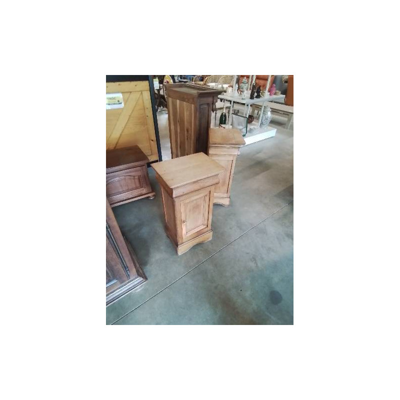 CHEVET BOIS CLAIR MOULURÉ STYLE LOUIS PHILIPPE 1 TIROIR 1 PORTE
