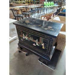 BUFFET STYLE ASIATIQUE BOIS NOIR LAQUÉ DÉCOR NACRE AUX GEISHAS