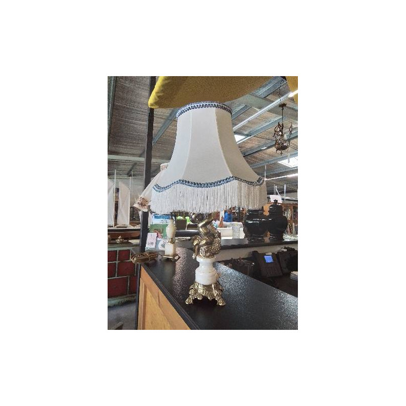 LAMPE ALBATRE ET MÉTAL DORÉ AU CHÉRUBIN AJ  RANGE