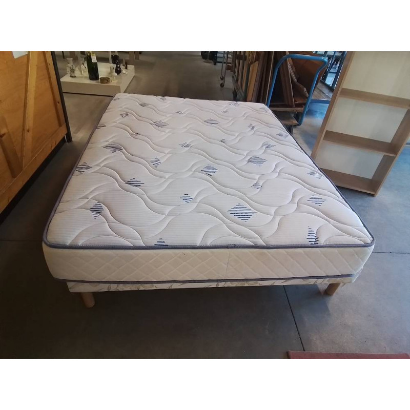 MATELAS A RESSORTS MERINOS COUTIL BLANC ET BLEU 140X190 