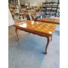 TABLE RECTANGULAIRE A RALLONGES BOIS CLAIR PIEDS CAMBRÉ STYLE RÉGENCE COQUILLE 