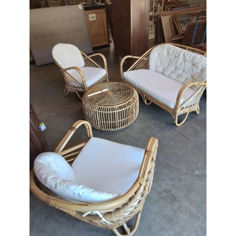 CANAPÉ+2 FAUTEUILS ROTIN ASSISE ET COUSSIN TISSU BLANC+ TABLE BASSE RONDE ROTIN PLATEAU VERRE