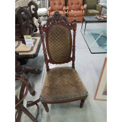 CHAISE BASSE BOIS SCULPTEE...