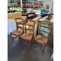 3 CHAISES A ENTRETOISE BOIS...