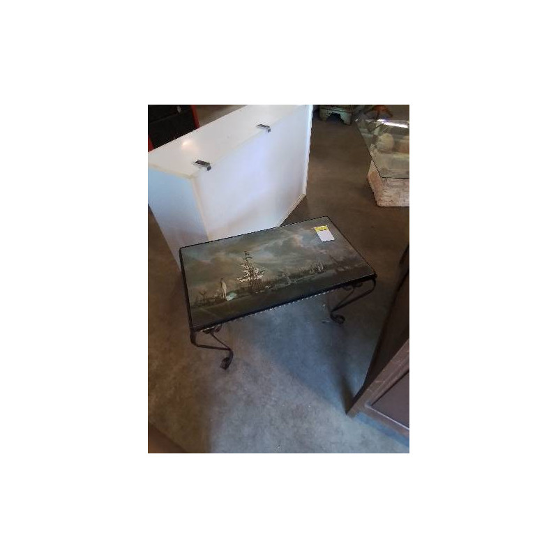 TABLE BASSE RECTANGULAIRE PIÈTEMENT FER FORGÉ PLATEAU VERRE DÉCOR BATEAUX ANNÉES 50