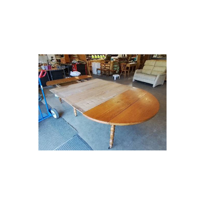 TABLE RONDE EXTENSIBLE CHENE PIEDS FIN XIXE OUVRANT A 286 CM 4 RALLONGES DE 30 CM