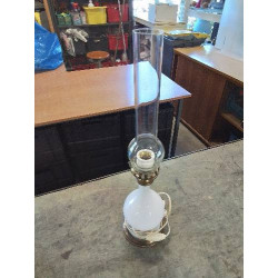 LAMPE A PÉTROLE ÉLECTRIFIÉE...