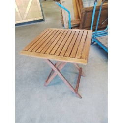 TABLE DE JARDIN CARRÉE...