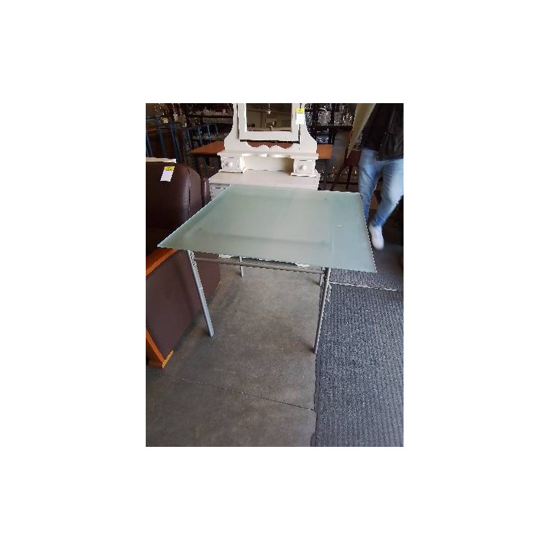 TABLE CARRÉ PIÈTEMENT MÉTAL GRIS PLATEAU VERRE