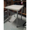 TABOURET CARRÉ PIÈTEMENT MÉTAL CHROMÉ ASSISE BOIS ECRU