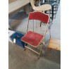 CHAISE DE SPECTACLE PLIANTE METAL DORÉ ASSISE ET DOSSIER VELOURS GRENAT ANNÉES 70