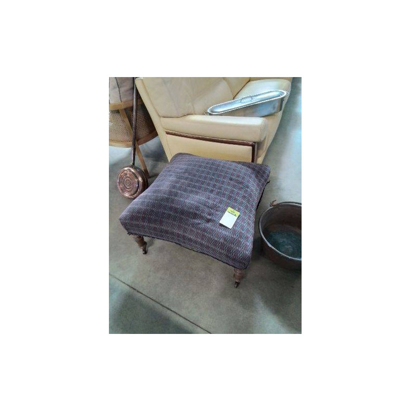 POUF NAPOLÉON III CAPITONNÉ TISSU MAUVE A CARREAUX 