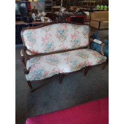 BANQUETTE 3 PLACES BOIS ASSISE ET DOSSIER CAPITONNÉ TISSU ECRU AUX FLEURS 