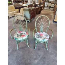 FAUTEUIL ROTIN VERT CINTRÉ ASSISE CAPITONNÉE TISSU ECRU AUX FEUILLES 