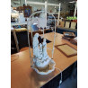 LAMPE MÉTAL ET RÉSINE DÉCOR FONTAINE AUX ENFANTS 