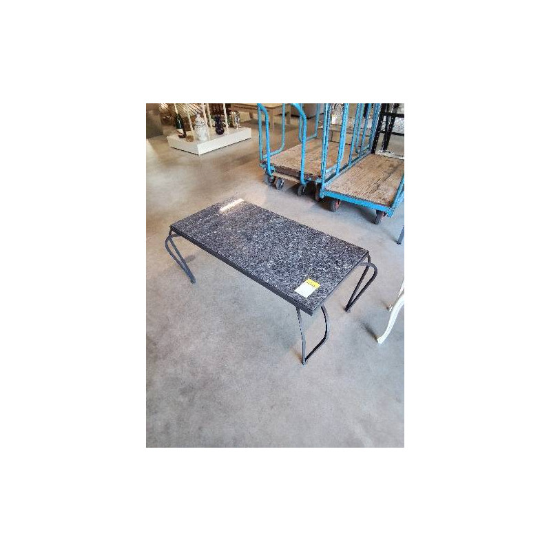 TABLE BASSE RECTANGULAIRE PIÈTEMENT FER FORGÉ NOIR PLATEAU MARBRE ANNÉES 50