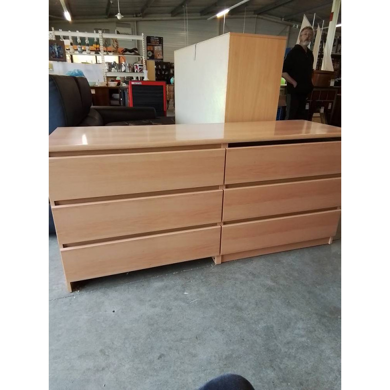 COMMODE 6 TIROIRS BOIS CLAIR EN L\'ÉTAT 