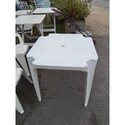 TABLE DE JARDIN CARRÉ...
