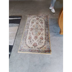 TABIS BEIGE AU FLEUR ROUGE...