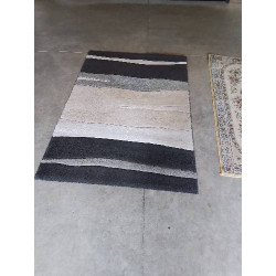 TAPIS BEIGE ET NOIR GRIS...