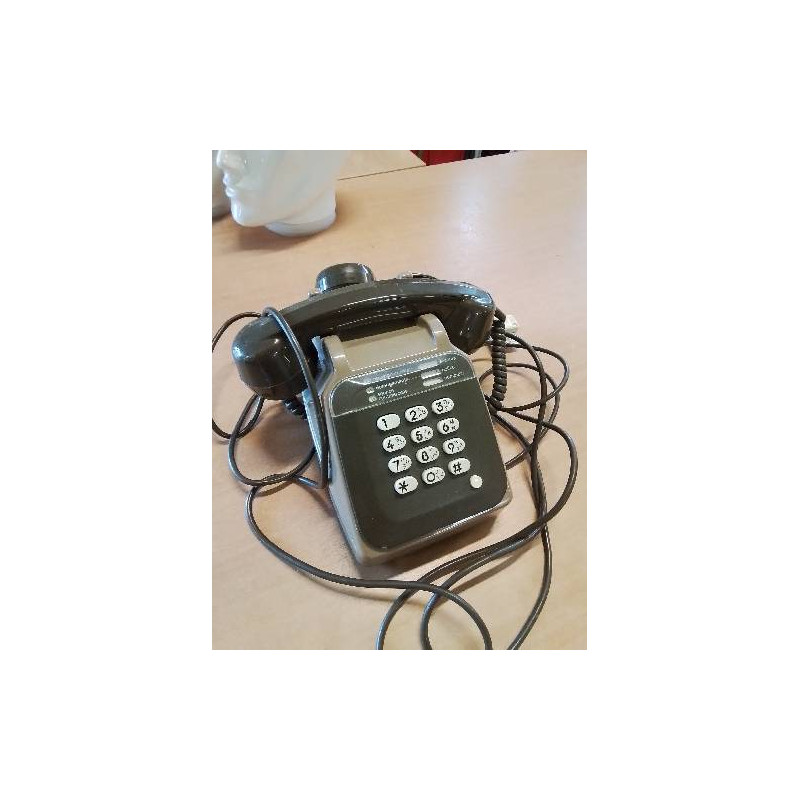 TÉLÉPHONE A CADRAN KAKI SOCOTEL S63