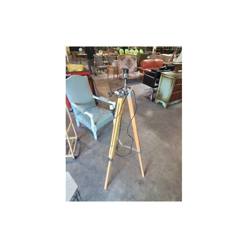 LAMPADAIRE TRÉPIED BOIS CLAIR MODELE LETT