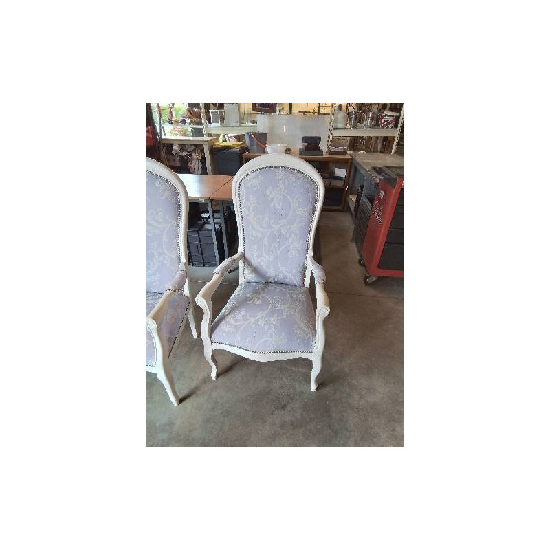 VOLTAIRE BOIS PEINT BLANC ASSISE CAPITONNÉ MAUVE ET BLANC